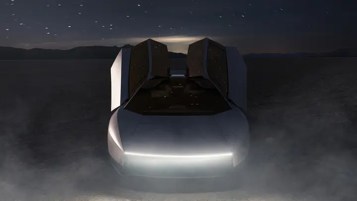 Roadster at night in the desert, front view, doors up